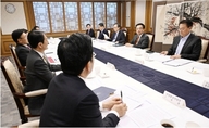 최 권한대행 "금융관계기관 24시간 시장점검체계 지속 가동" 지시