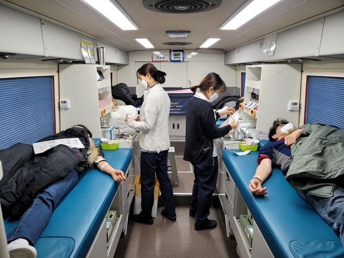 헌혈사진(국립산림품종관리센터)
