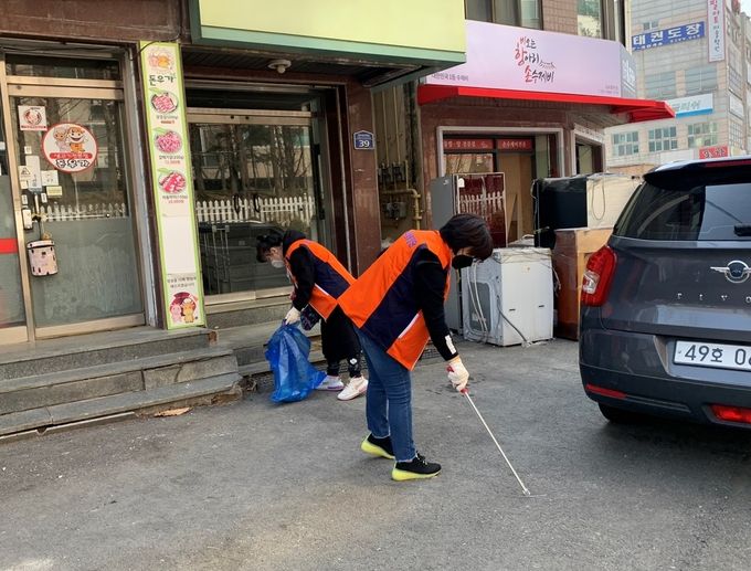 풍무동 통장단협의회, 봄맞이 청소 사각지대 환경정비 실시1
