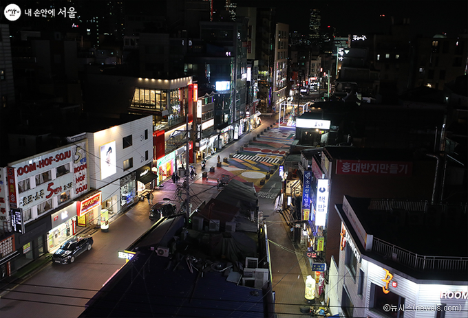 이번 수도권 새로운 거리두기 4단계(7.12~25)에서는 감염 확산방지를 위해 유흥시설 전체에 대하여 집합금지(현재 수도권 유흥시설 집합금지 중)를 유지한다.