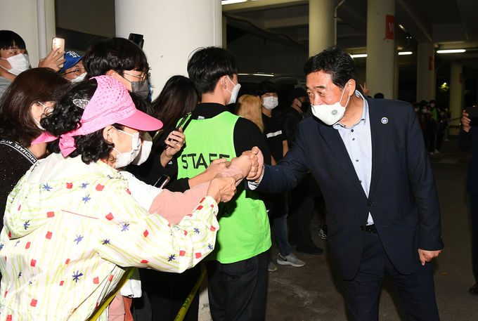 안산 와_스타디움 뜨겁게 달군 벤투호