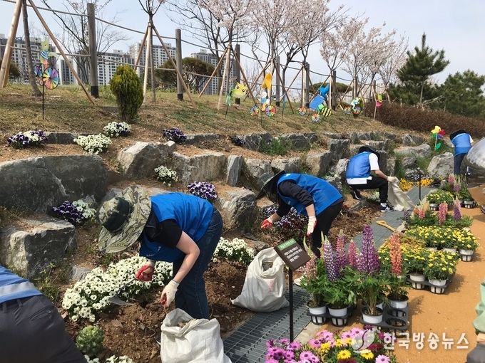 삼성전자 통복천 참여의숲 도시숲 가꾸기 행사