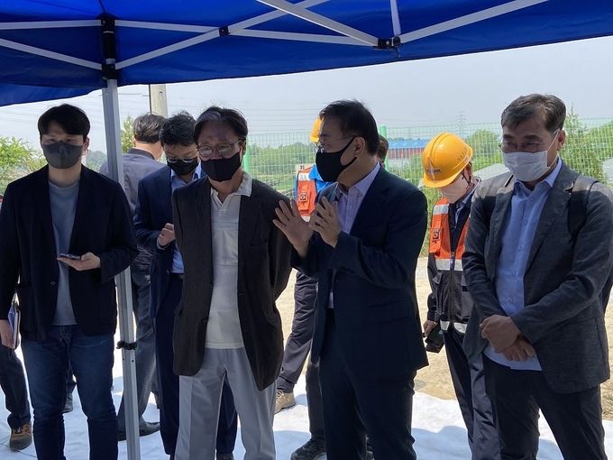 김윤덕 국회의원, 호남고속철 지반침하 보수현장 방문 점검