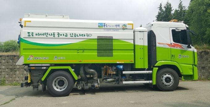 이미지(도로분진흡입차량 운행).