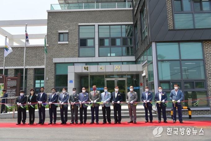 .신양면 귀곡권역 덕의정 준공식 기념촬영