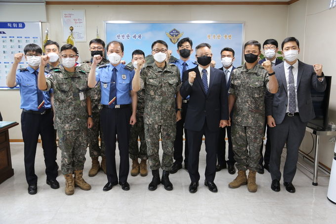 해양경찰청과 제2작전사령부가 해상밀입국 대응 협력회의를 개최했다.