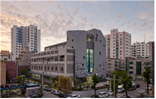 인천광역시 건축상 대상 수상작(2021년 천주교인천교구숭의동성당).