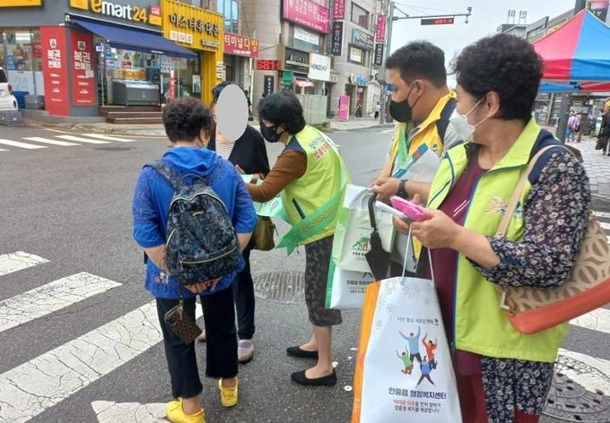 안중읍 지역사회보장협의체 복지사각지대 발굴 홍보 활동 실시
