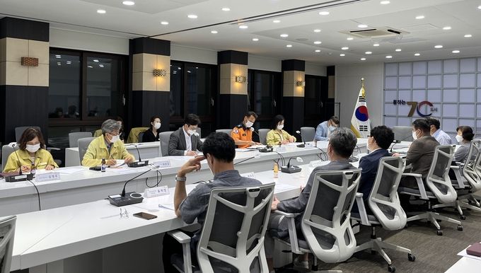 간담회