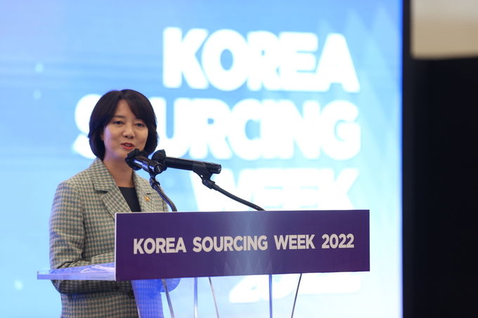 이영 중소벤처기업부 장관이지난 6일 서울 동대문구 DDP에서 열린 ‘2022 대한민국 소싱위크’ 행사에서 개회사를 하고 있다. (사진=중기부)