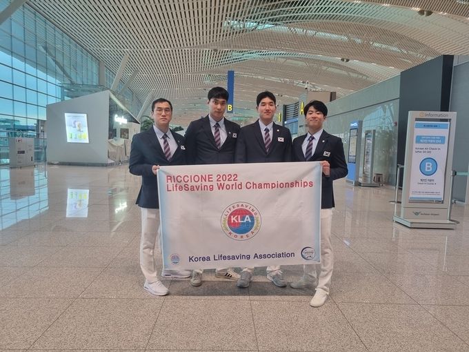 왼쪽부터 군산서 순경 한승만, 평택서 경사 김민규, 인천서 순경 장규철, 목포서 순경 최성용