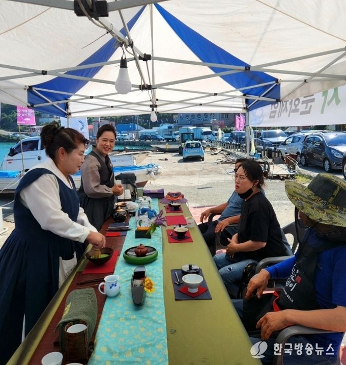 좌측 첫번재 한국기자연합회 경남도회 신해경 통영지부장