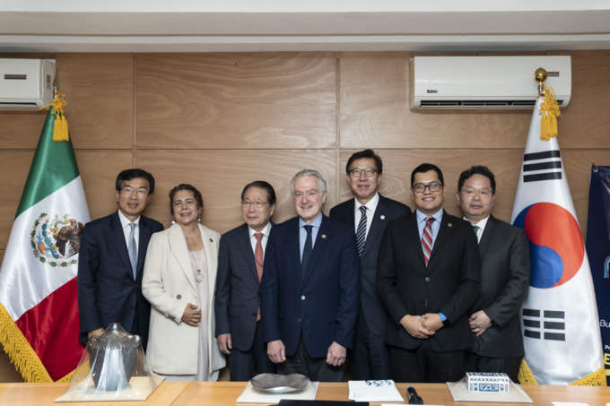 0.3 멕시코, 한멕의원 친선협의회 단체사진