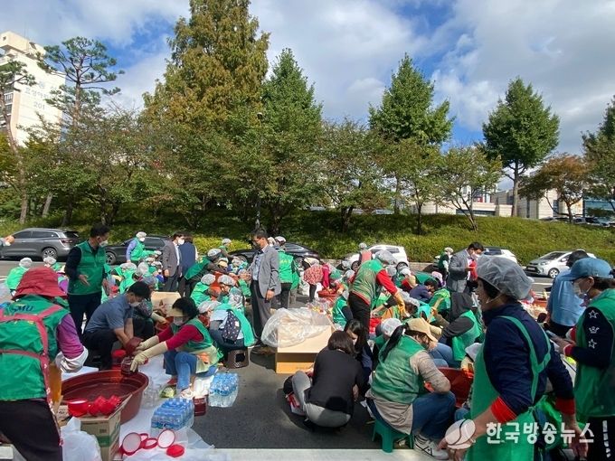 평택시새마을회 제13회 이웃사랑 고추장 담가드리기 행사 실시 1