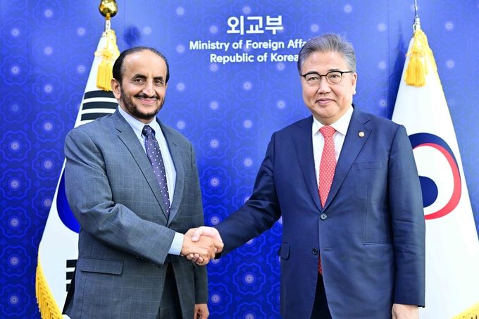 박진 외교부 장관, 알하르시 오만 외교부 정무차관 접견(1)