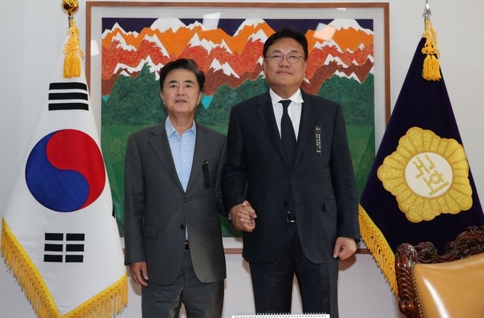 (김태흠_지사와_정진석_국민의힘_비상대책위원장)