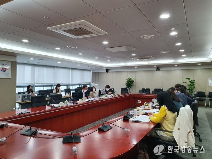 고향사랑기부제_답례품_선정위원회_회의_모습