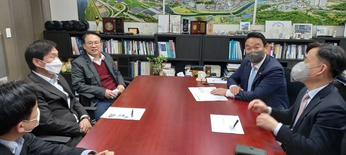 경산시- 조현일 경산시장, 2023년도 국가투자예산 확보 막바지 총력(국회방문-정희용 의원)