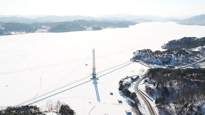 예당호 출렁다리 설경