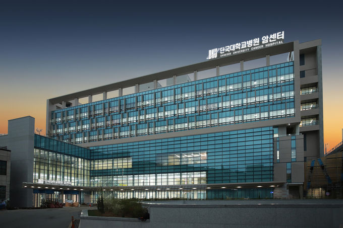 단국대학교병원_암센터(야경)