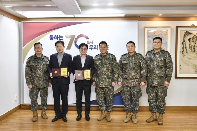 지상작전사령관 감사패 수여식 당시.