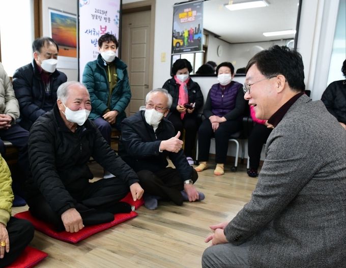 이민근 안산시장 경청행정 스타트… 경로당 118개소 연두방문