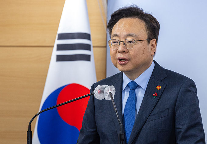 조규홍 보건복지부 장관이 지난 1월 31일 오후 서울 종로구 정부서울청사에서 필수 의료 지원대책 발표를 하고 있다.