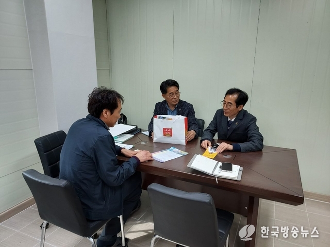 대술면 기업체 방문 홍보 모습