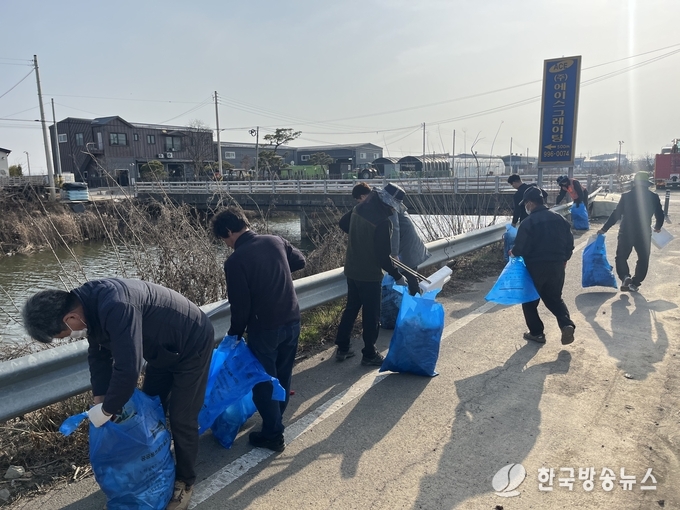  대곶면 이장단협의회 환경정화활동(활동모습)