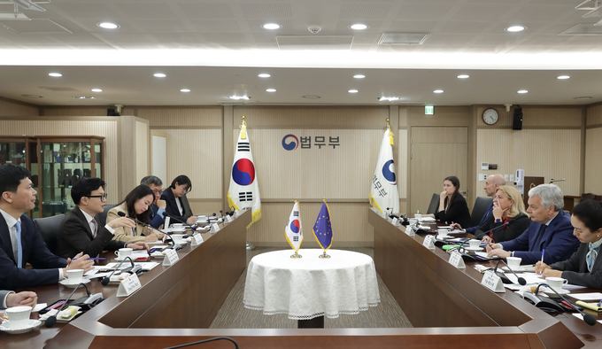 법무부장관, 유럽연합 사법담당 집행위원 및 주한유럽연합대사 일행 면담