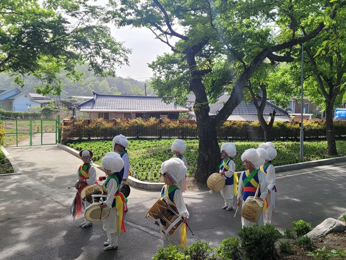 경산시- 아름다운 마을, 미산숲에서 울려 퍼진 어울봄 음악회 성료