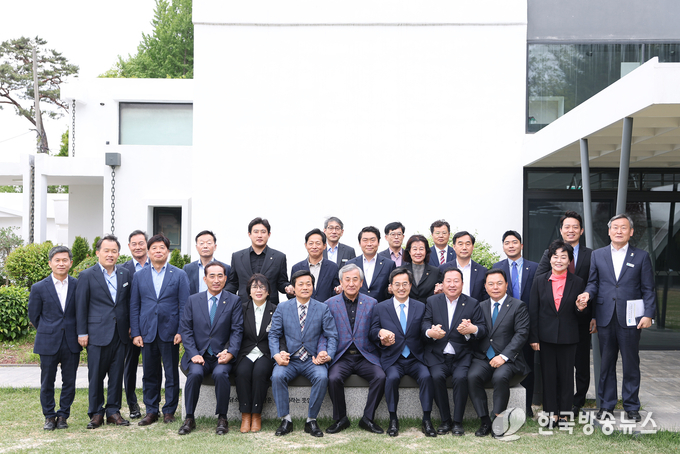 김동연 지사, 경기도의회 안전행정위원회와 오찬 간담회