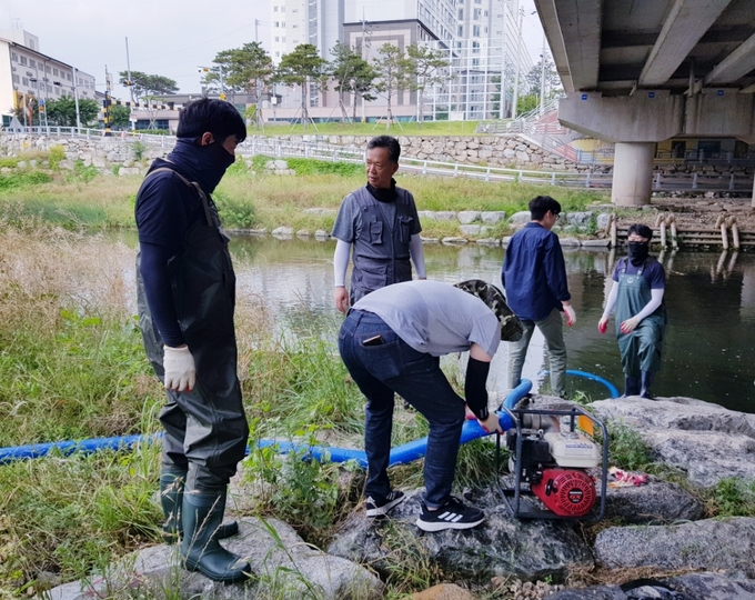경산시- 서부1동, 올여름 집중호우에 대비한 장비 검검 완료(연결호스확인)