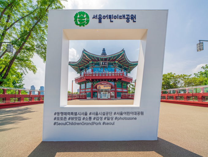 팔각당 전경
