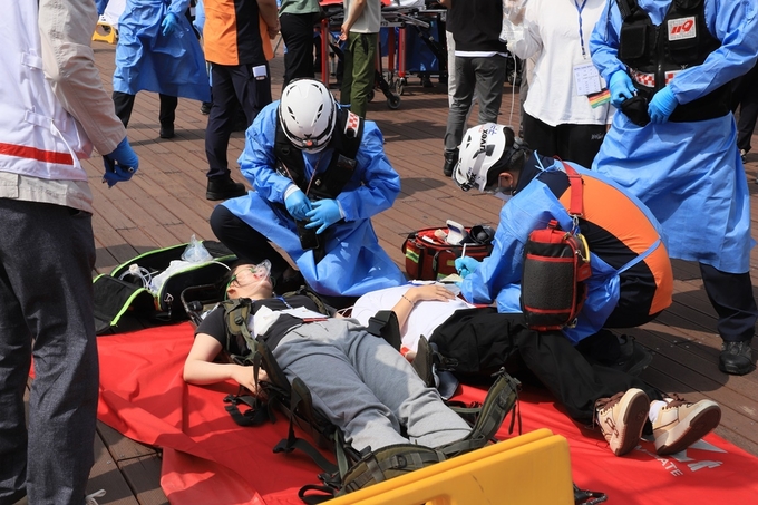 상반기 긴급구조종합훈련구급대 활동 사진