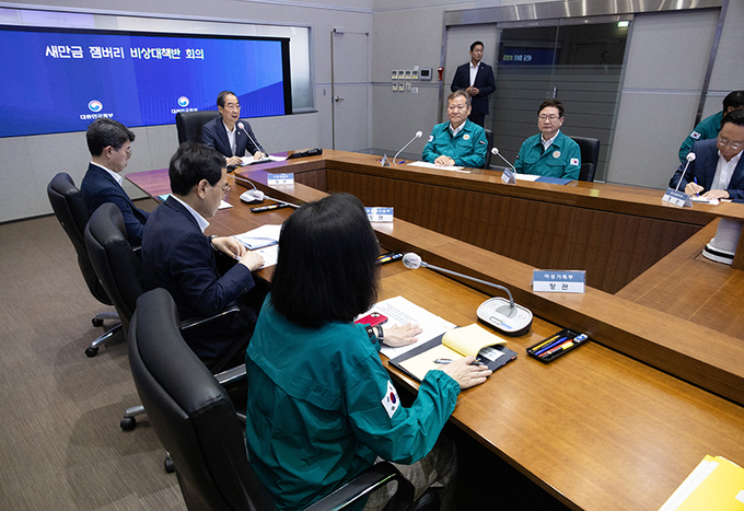 한덕수 국무총리가 10일 오전 서울 종로구 정부서울청사에서 열린 잼버리 비상 대책반 회의에 참석해 발언하고 있다. 