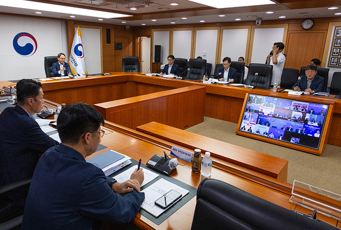 고기동 행정안전부 차관이 28일 오전 서울 종로구 정부서울청사에서 열린 ‘이상 동기 범죄(일명 ‘묻지마 범죄’)’ 대응 관련 회의에 참석해 발언하고 있다. 