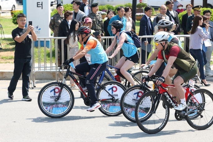 지난 5월 정전 70주년을 맞아 열린 ‘유엔 참전국 자전거 동맹길’ 행사 모습.(사진=연합뉴스)