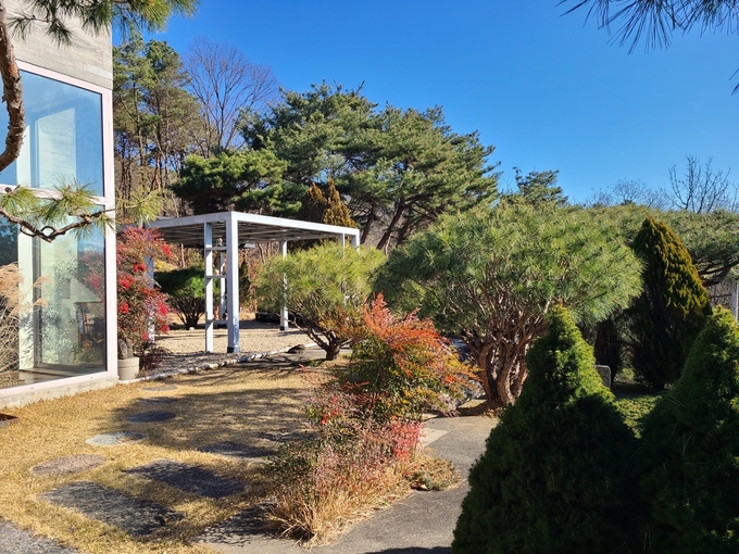 경기도 제5호, 스튜디오 정원