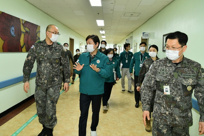 경산시, 군병원 민간인 환자 비상진료체계 준비 현장 방문