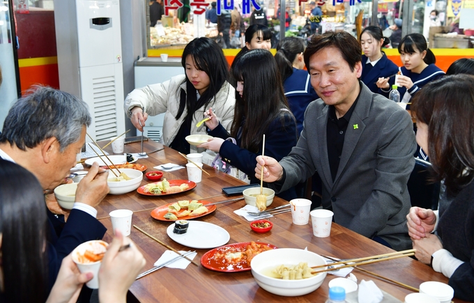 경산 친구들 만나러 왔어요!(경산공설시장 방문)