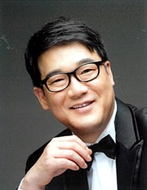 상임 지휘자 김동혁
