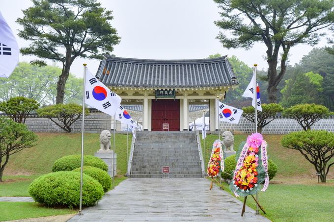 충의사 전경