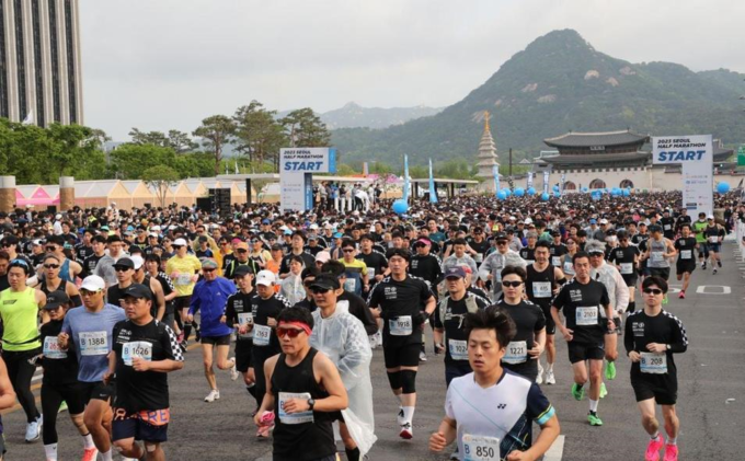 2023년 서울하프마라톤 대회 현장사진 (광화문 광장)