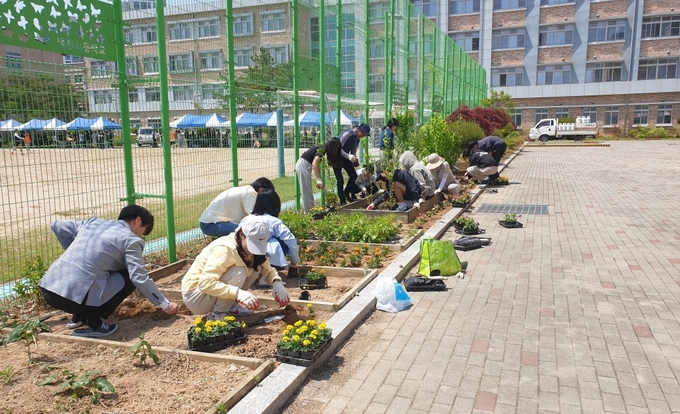 .2024년 학교 4-H 꽃동산 조성