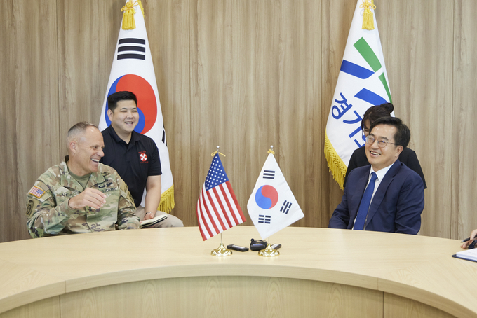 미8군사령관 환담