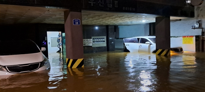 신풍동 아파트 지하주차장