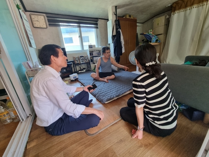 경산시-남천면지역사회보장협의체, 무더위에 노출된 취약계층 냉방수리 봉사활동