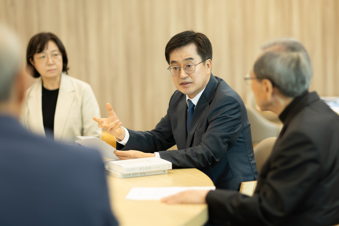(좌측부터 이화영소장,김동연지사,함세웅신부)