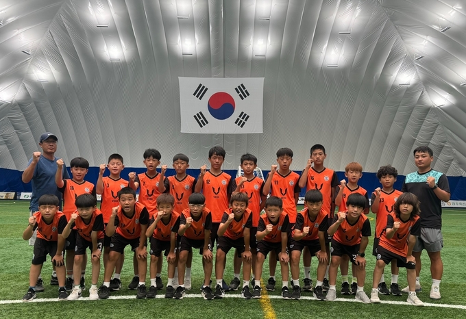대회에 출전한 예산FC 선수들이 선전을 다짐하는 모습